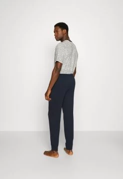 Pier One 2 PackPantaloni Del PigiamaDark Blue/Mottled Light Grey Uomo Per La Notte PI982L00I-K16 11 Pier One 2 PackPantaloni Del PigiamaDark Blue/Mottled Light Grey Uomo Per La Notte PI982L00I-K16 -Pier One 058df6f0d3f34a2aaf1cb22da08558a8