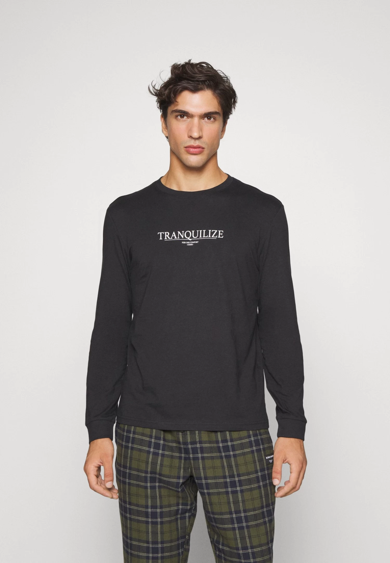 Pier One Maglia Del PigiamaBlack Uomo Per La Notte PI982N00D-Q11 3 Pier One Maglia Del PigiamaBlack Uomo Per La Notte PI982N00D-Q11