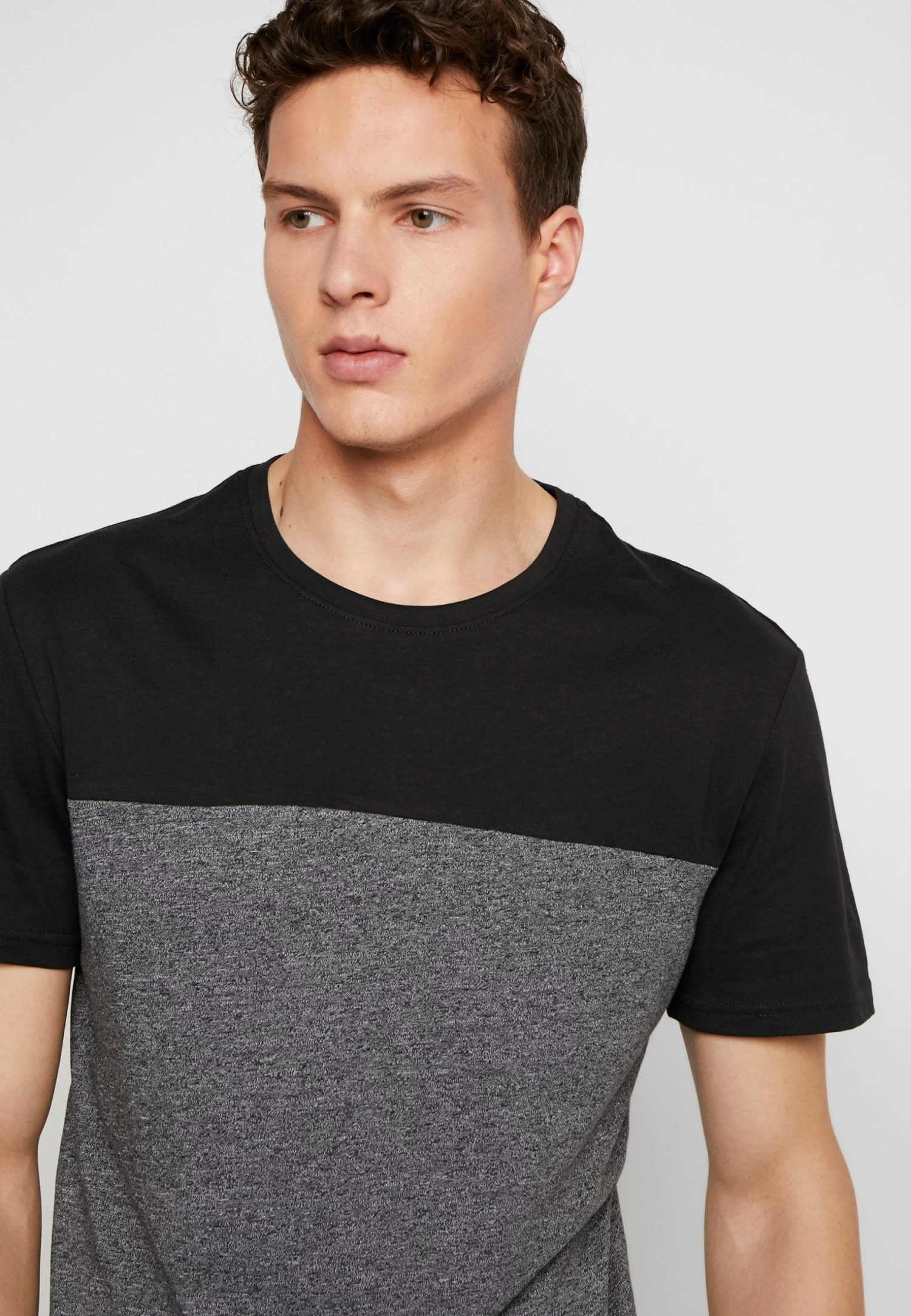 Pier One T-Shirt Con StampaBlack Uomo T-shirt E Polo PI922O0GX-Q11 7 Pier One T-Shirt Con StampaBlack Uomo T-shirt E Polo PI922O0GX-Q11 - immagine 5