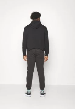 Pier One Pantaloni SportiviBlack Uomo Pantaloni PI922E051-Q11 -Pier One 28ea1afa782947619e6cac73d47dca94