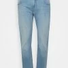 Pier One Jeans A Sigaretta Light Blue Denim Uomo Jeans PI922G04F-K11 -Pier One 2a240fc8c2cf490c9ceeeb5d4c83b601