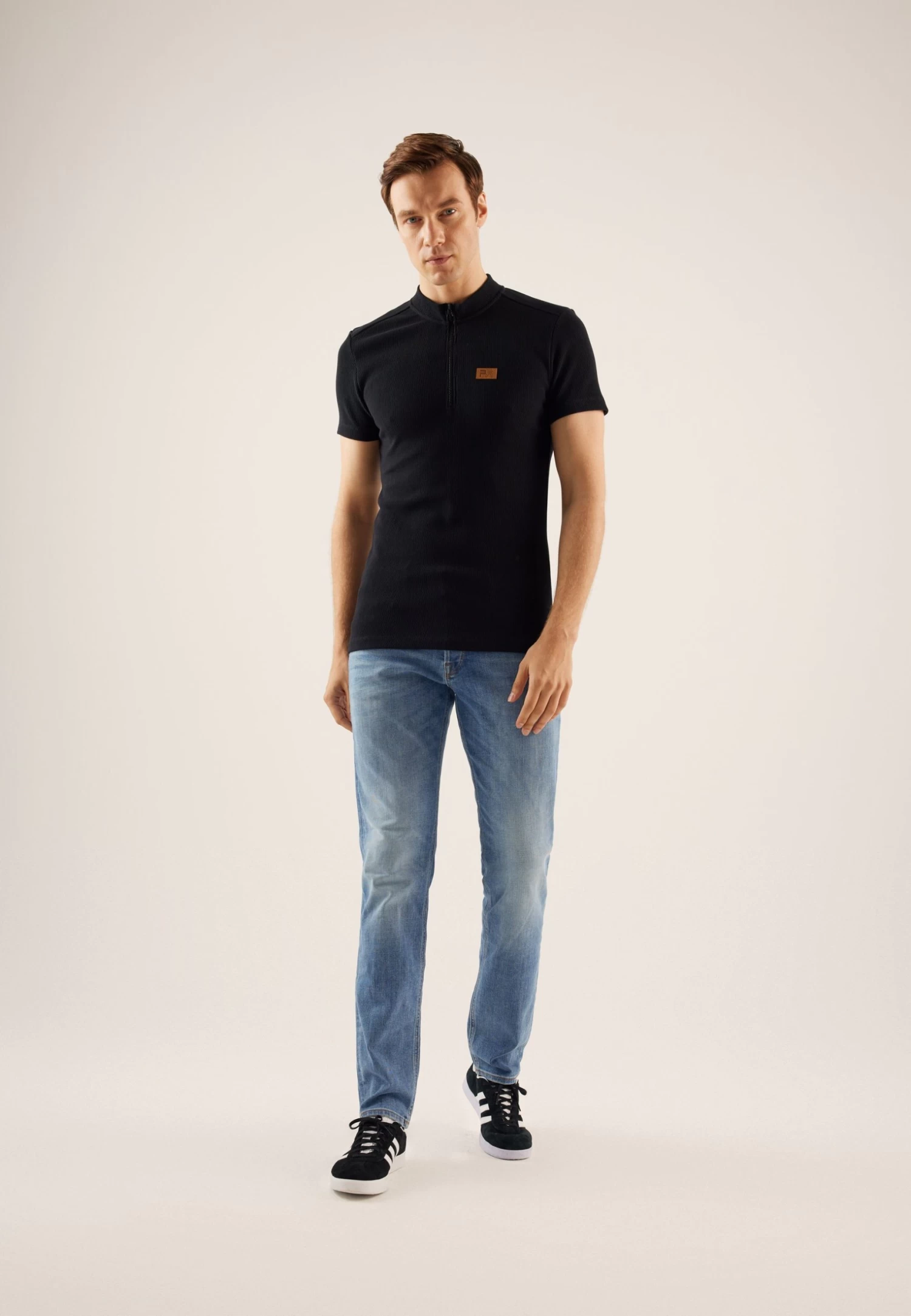 Pier One T-Shirt BasicBlack Uomo T-shirt E Polo PI922O0YX-Q11 4 Pier One T-Shirt BasicBlack Uomo T-shirt E Polo PI922O0YX-Q11 - immagine 2