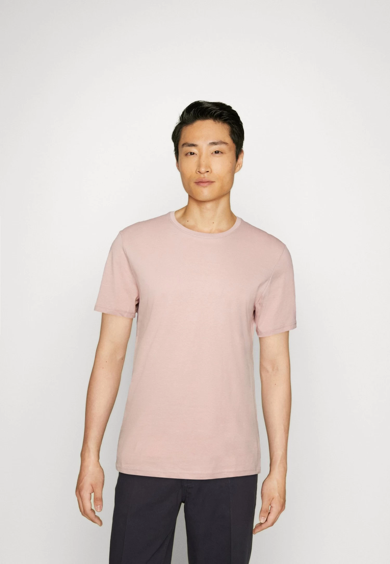 Pier One 5 PackT-Shirt BasicDark Blue/Pink/Off-White Uomo T-shirt E Polo PI922O0GY-K12 7 Pier One 5 PackT-Shirt BasicDark Blue/Pink/Off-White Uomo T-shirt E Polo PI922O0GY-K12 - immagine 5
