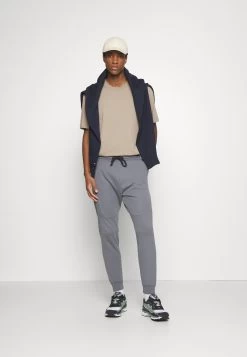 Pier One Pantaloni SportiviDark Grey Uomo Pantaloni PI922E03N-C16 -Pier One 3a219d2c83724bfe8a53af2d64732715