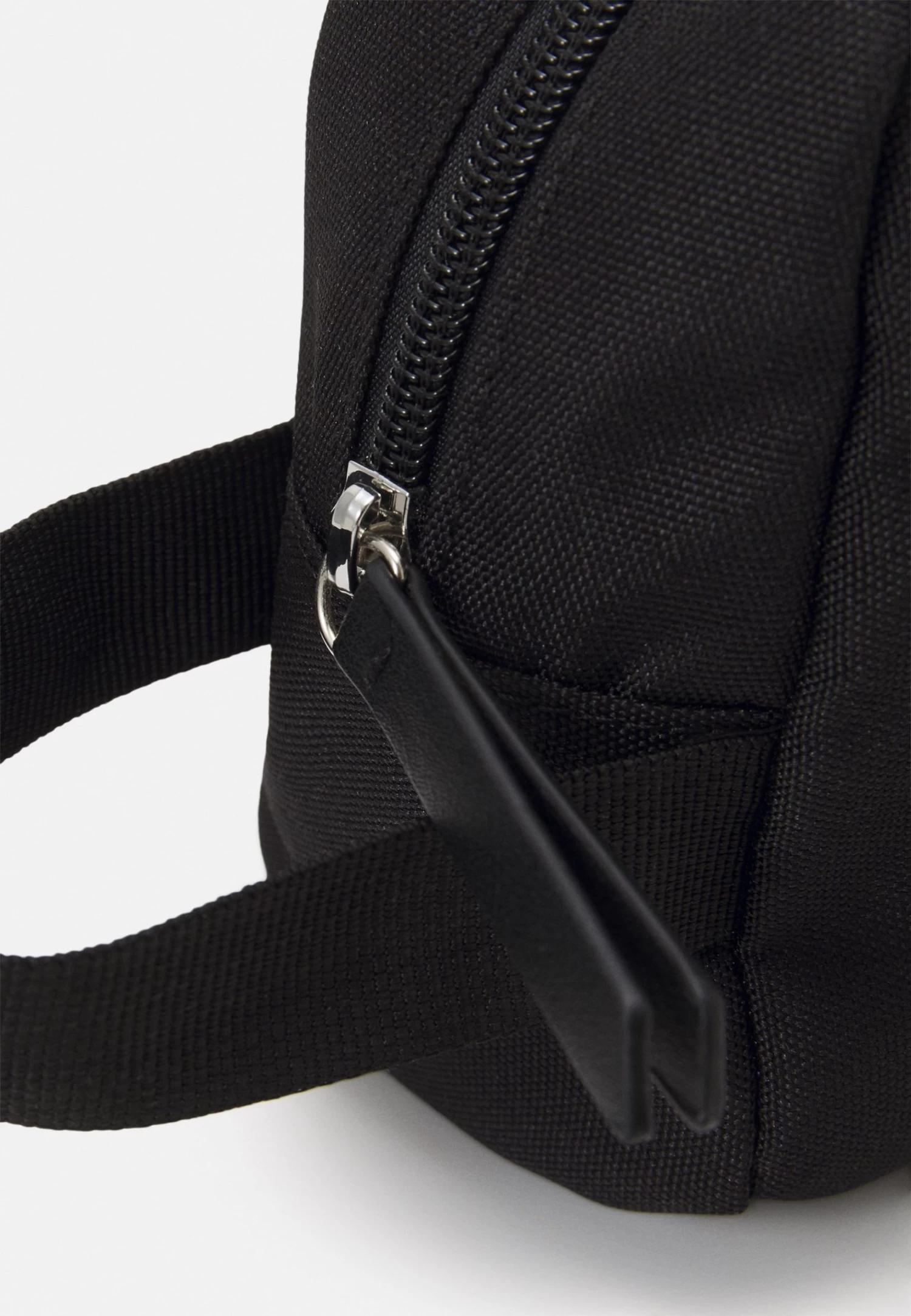 Pier One TrousseBlack Uomo Borse PI952H06N-Q11 6 Pier One TrousseBlack Uomo Borse PI952H06N-Q11 - immagine 4