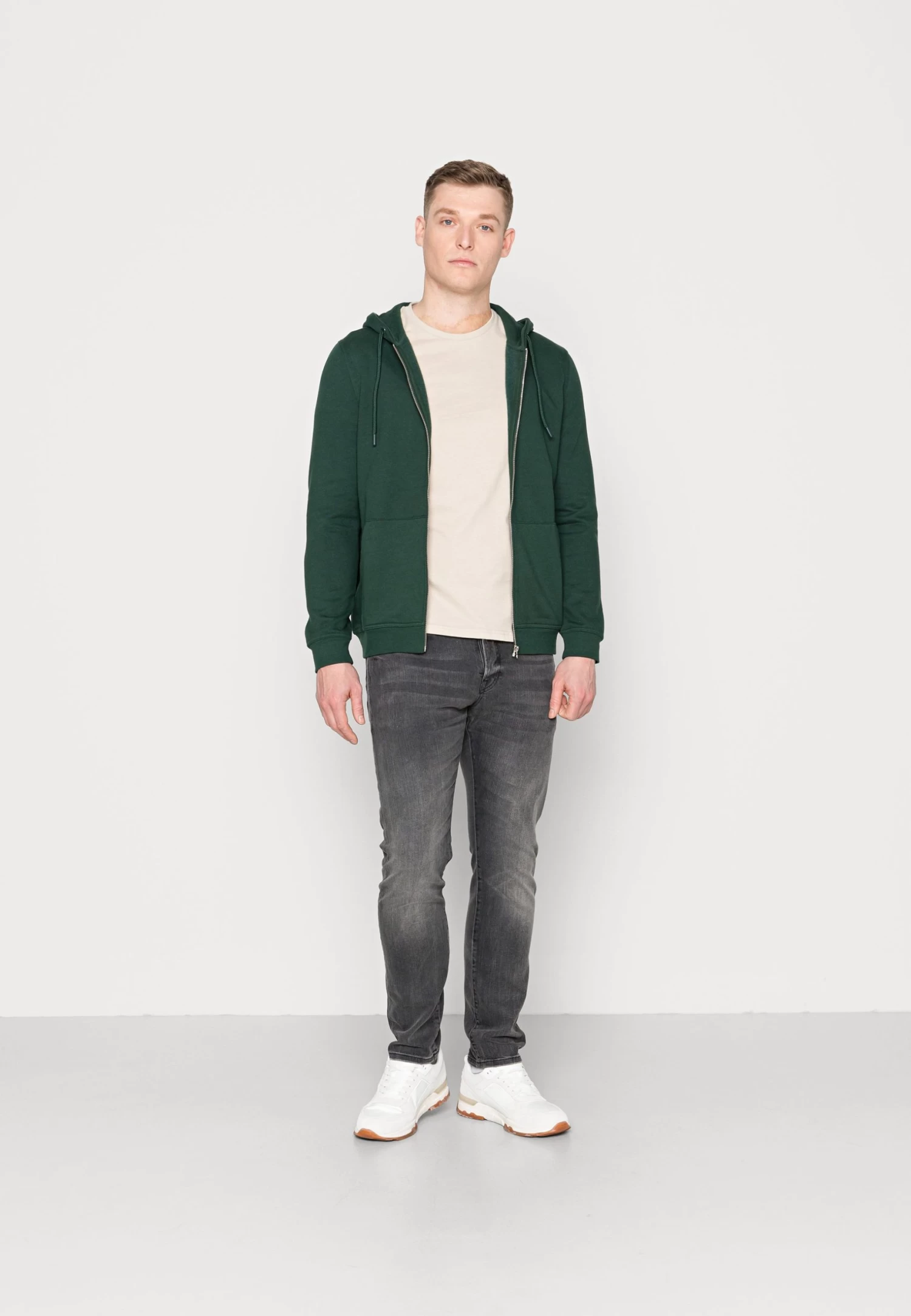 Pier One 5 PackT-Shirt BasicWhite/Green/Bordeaux/Black/Beige Uomo T-shirt E Polo PI922O0TV-A12 3 Pier One 5 PackT-Shirt BasicWhite/Green/Bordeaux/Black/Beige Uomo T-shirt E Polo PI922O0TV-A12