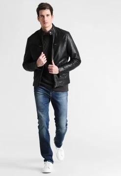 Pier One Jeans A SigarettaWashed Dark Blue Uomo Jeans PI922GA0M-K11 -Pier One 4c74582ef98a4988b5544b034db7d908