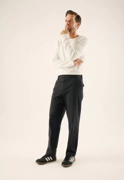 Pier One ChinoBlack Uomo Pantaloni PI922E05G-Q11 -Pier One 4da9e0cc48054dca927459e1e2ef0a50