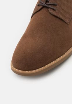 Pier One StringateBrown Uomo Scarpe Con I Lacci PI912M0E3-O11 13 Pier One StringateBrown Uomo Scarpe Con I Lacci PI912M0E3-O11 -Pier One 4e8a053af9ba4597871e5b399978275b