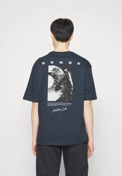 Pier One Sense Tee T-Shirt Con StampaDark Blue Uomo T-shirt E Polo PI922O0Y3-K11 -Pier One 512fd7fe8a844aebb6a2e28f70b522f2