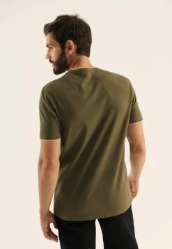 Pier One T-Shirt BasicOlive Uomo T-shirt E Polo PI922O0XD-N11 -Pier One 5bca68ba79b94f5a917fab131e61755a