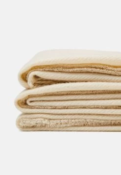 Pier One UnisexSciarpaOff-White Donna Sciarpe PI954G00J-A11 8 Pier One UnisexSciarpaOff-White Donna Sciarpe PI954G00J-A11 -Pier One 64c11f18a44649a0bbf3b60dd9446ac2