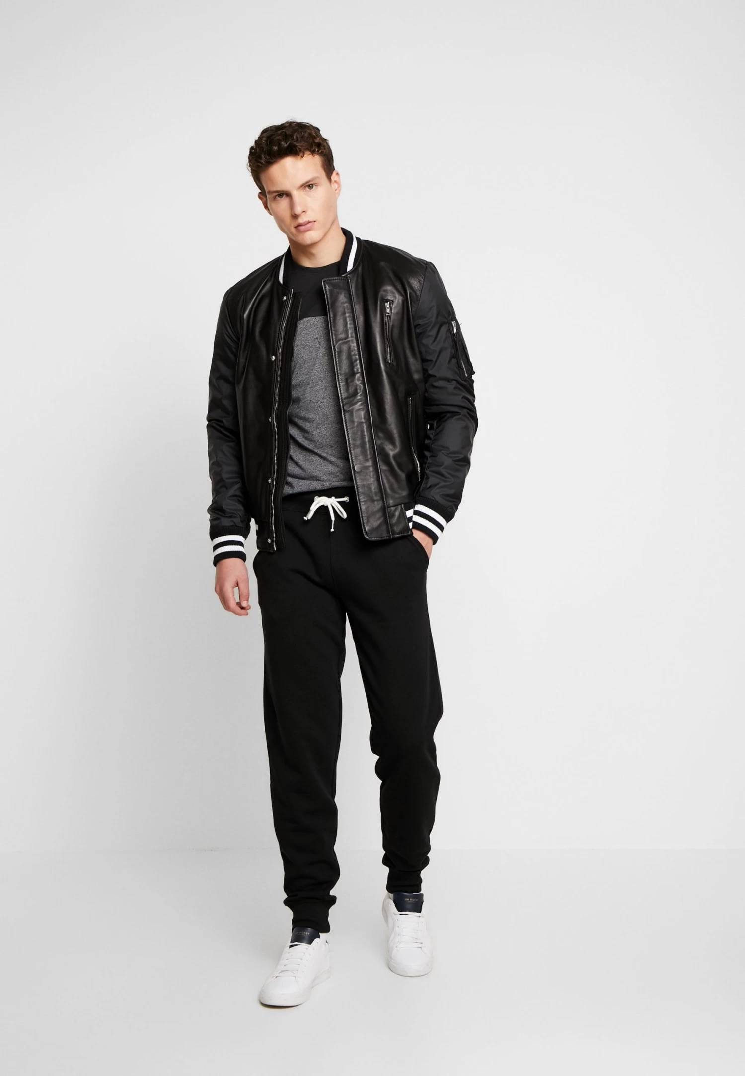 Pier One T-Shirt Con StampaBlack Uomo T-shirt E Polo PI922O0GX-Q11 4 Pier One T-Shirt Con StampaBlack Uomo T-shirt E Polo PI922O0GX-Q11 - immagine 2