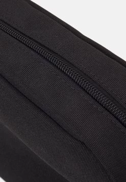 Pier One TrousseBlack Uomo Borse PI952H06N-Q11 11 Pier One TrousseBlack Uomo Borse PI952H06N-Q11 -Pier One 6b8bd890dcad4cf6adb25ca1146f7127