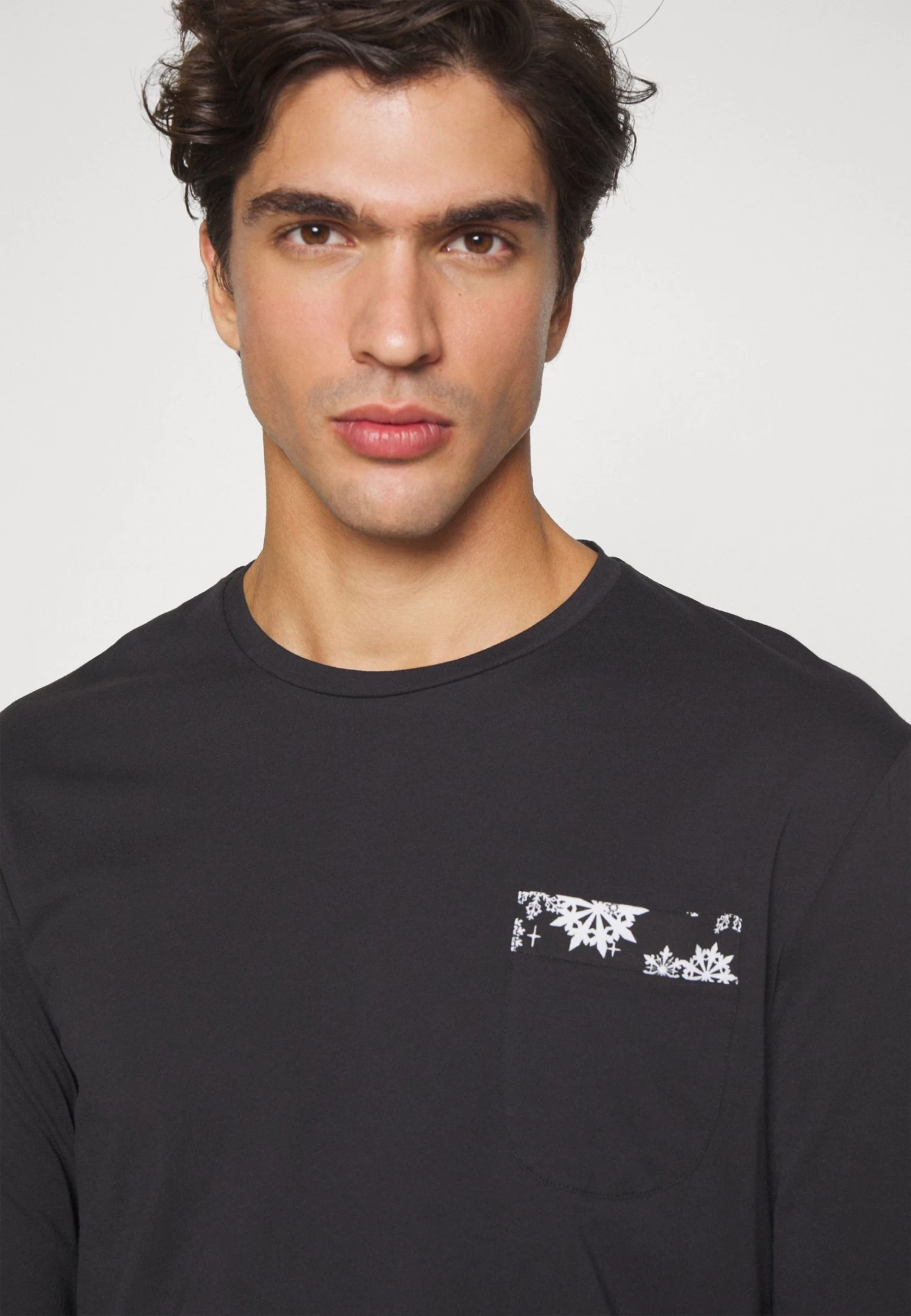 Pier One PigiamaBlack Uomo Per La Notte PI982M048-Q11 7 Pier One PigiamaBlack Uomo Per La Notte PI982M048-Q11 - immagine 5