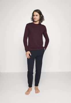 Pier One Pigiama Dark Blue/Bordeaux Uomo Per La Notte PI982M033-K14 9 Pier One Pigiama Dark Blue/Bordeaux Uomo Per La Notte PI982M033-K14 -Pier One 72b8077942fb4646a3f404d960e0312e