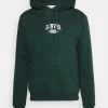 Pier One Denver College Hoodie FelpaGreen Uomo Maglieria E Felpe PI922S0FH-M11 1 Pier One Denver College Hoodie FelpaGreen Uomo Maglieria E Felpe PI922S0FH-M11 -Pier One 7c77868eba754c6aacff7e990a1c431d