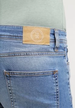 Pier One Jeans Slim FitLight Blue Denim Uomo Jeans PI922GA03-K11 -Pier One 86616cf9595a4cd4a68ac3c4756a4ad3