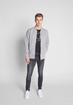 Pier One T-Shirt Con StampaBlack Uomo T-shirt E Polo PI922O0D5-Q11 -Pier One 89672c7e766348018cd7fd5d4d54be2d