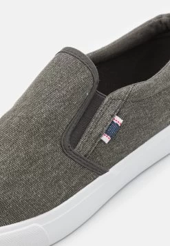 Pier One UnisexSneakers BasseGrey Uomo Scarpe Basse PI915O02J-C11 -Pier One 8a4965b673914b6e847d91199f0f296d