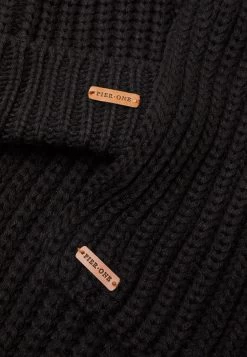 Pier One SetSciarpaBlack Uomo Cappellie Berretti PI952G01R-Q11 -Pier One 8bce0b39ce924a318a08b617d4db3aaf