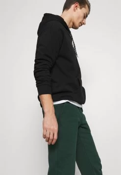 Pier One Pantaloni SportiviDark Green Uomo Pantaloni PI922E03I-M11 15 Pier One Pantaloni SportiviDark Green Uomo Pantaloni PI922E03I-M11 -Pier One 8c00f20d94d84d9782b5a4dd0cb52231