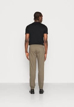 Pier One PantaloniOlive Uomo Pantaloni PI922E04F-N11 -Pier One 91589d7f3b2f42a8847d405c68892ca2