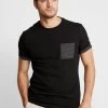 Pier One T-Shirt Con StampaBlack Uomo T-shirt E Polo PI922O09D-M11 -Pier One 9d71ef607fc14954be7aebb7643fdce1