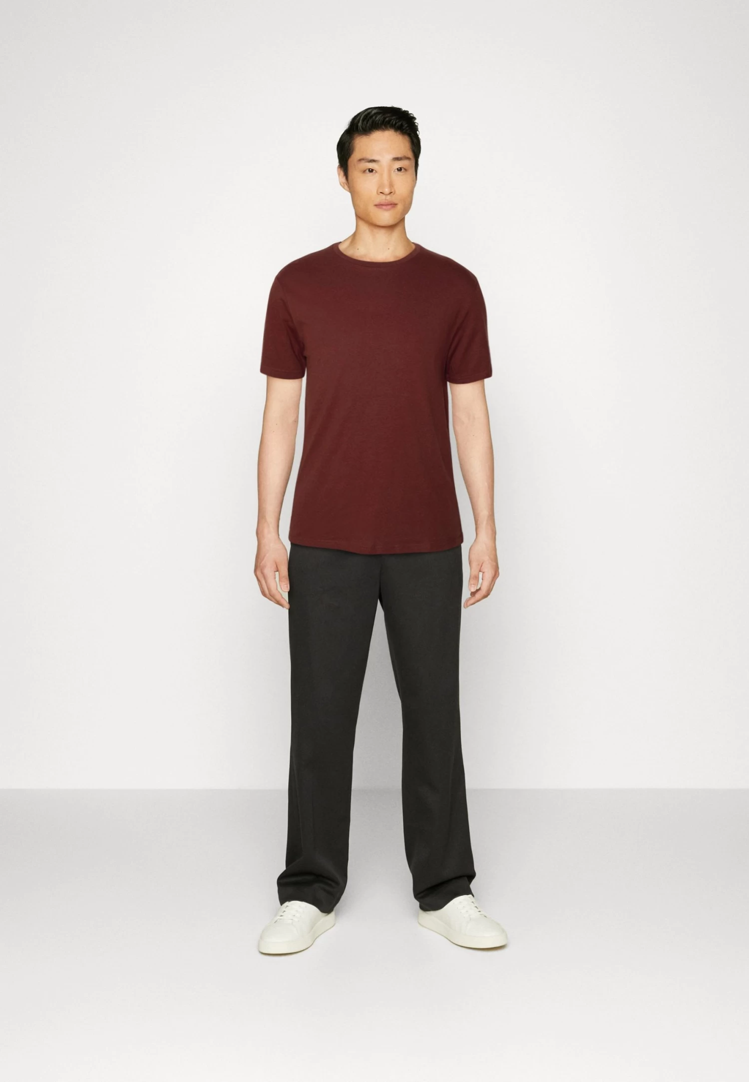 Pier One 7 PackT-Shirt BasicBlack/Dark Blue/Dark Green Uomo T-shirt E Polo PI922O0PY-Q14 3 Pier One 7 PackT-Shirt BasicBlack/Dark Blue/Dark Green Uomo T-shirt E Polo PI922O0PY-Q14