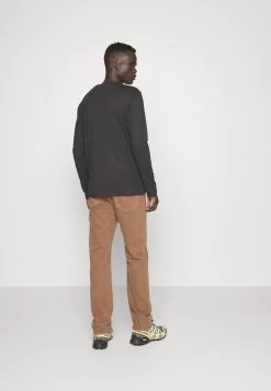 Pier One 3 Pack Unisex Maglietta A Manica LungaBlack/Bordeaux/Dark Green Uomo T-shirt E Polo PI921001H-Q12 -Pier One a2aa8a4e8b484e99969d8950461dc79e