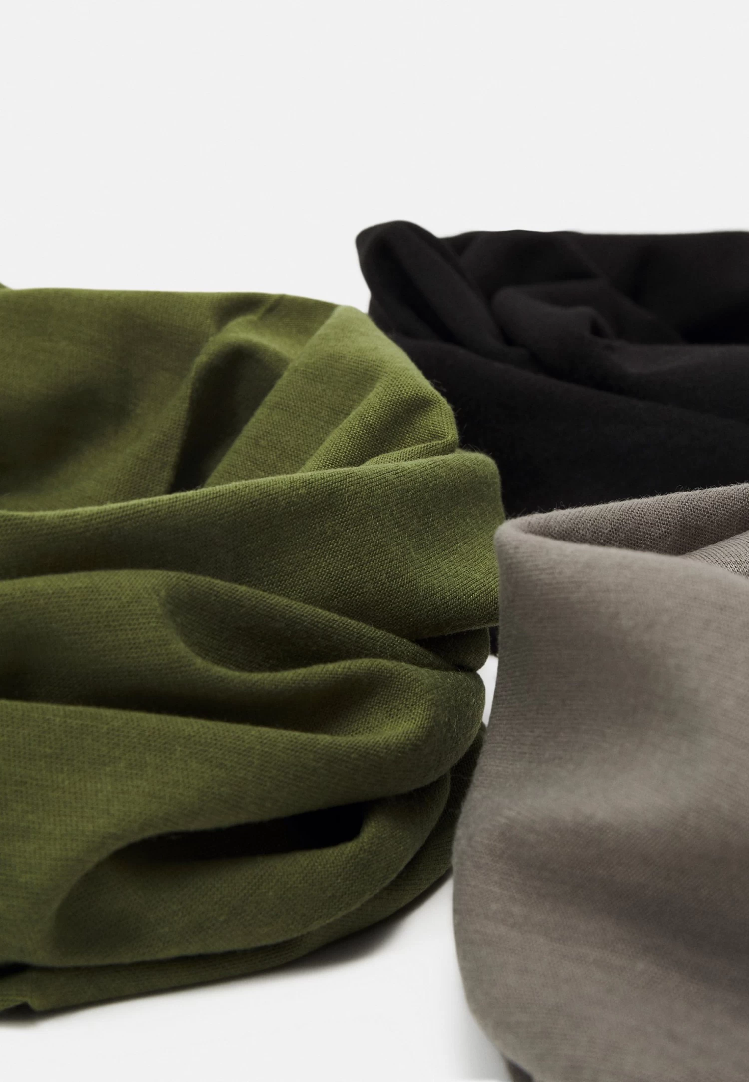 Pier One 3 Pack UnisexScaldacolloBlack, Grey, Olive Uomo Foulard E Sciarpe PI954G01L-Q11 6 Pier One 3 Pack UnisexScaldacolloBlack, Grey, Olive Uomo Foulard E Sciarpe PI954G01L-Q11 - immagine 4