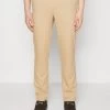 Pier One PantaloniBeige Uomo Completi E Cravatte PI922E057-B11 -Pier One ada197c17e474048a94576bbf50ddeff