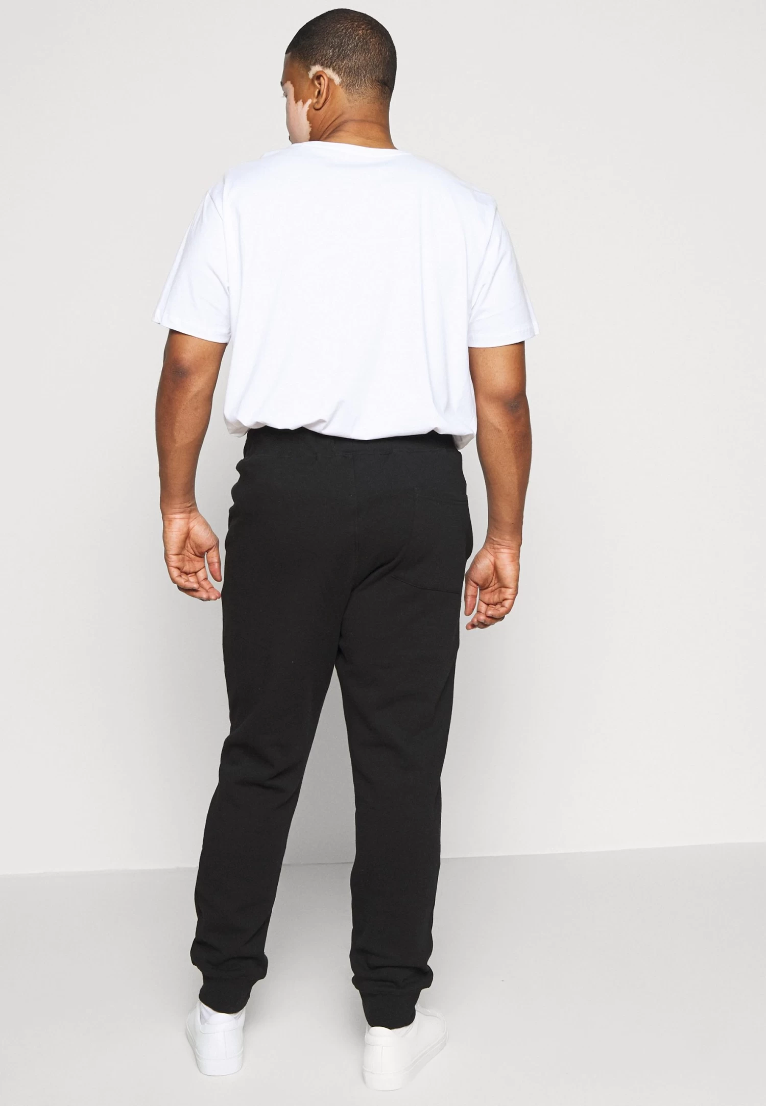 Pier One 2 PackPantaloni SportiviBlack/Mottled Light Grey Uomo Pantaloni Sportivi E Joggers PI922E03T-Q11 6 Pier One 2 PackPantaloni SportiviBlack/Mottled Light Grey Uomo Pantaloni Sportivi E Joggers PI922E03T-Q11 - immagine 4