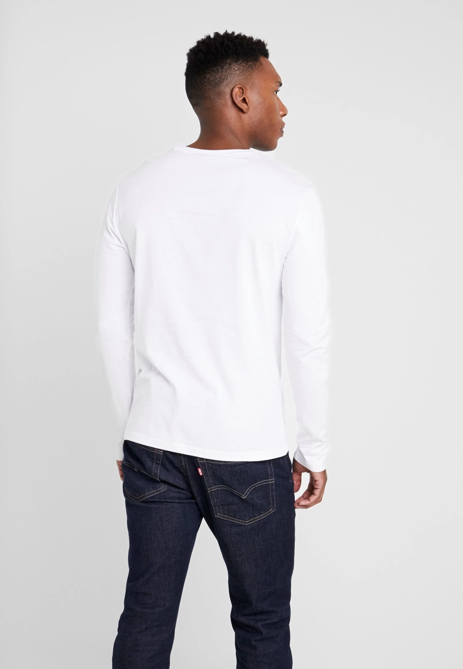 Pier One Maglietta A Manica LungaWhite Uomo T-shirt E Polo PI922O0GP-A11 5 Pier One Maglietta A Manica LungaWhite Uomo T-shirt E Polo PI922O0GP-A11 - immagine 3