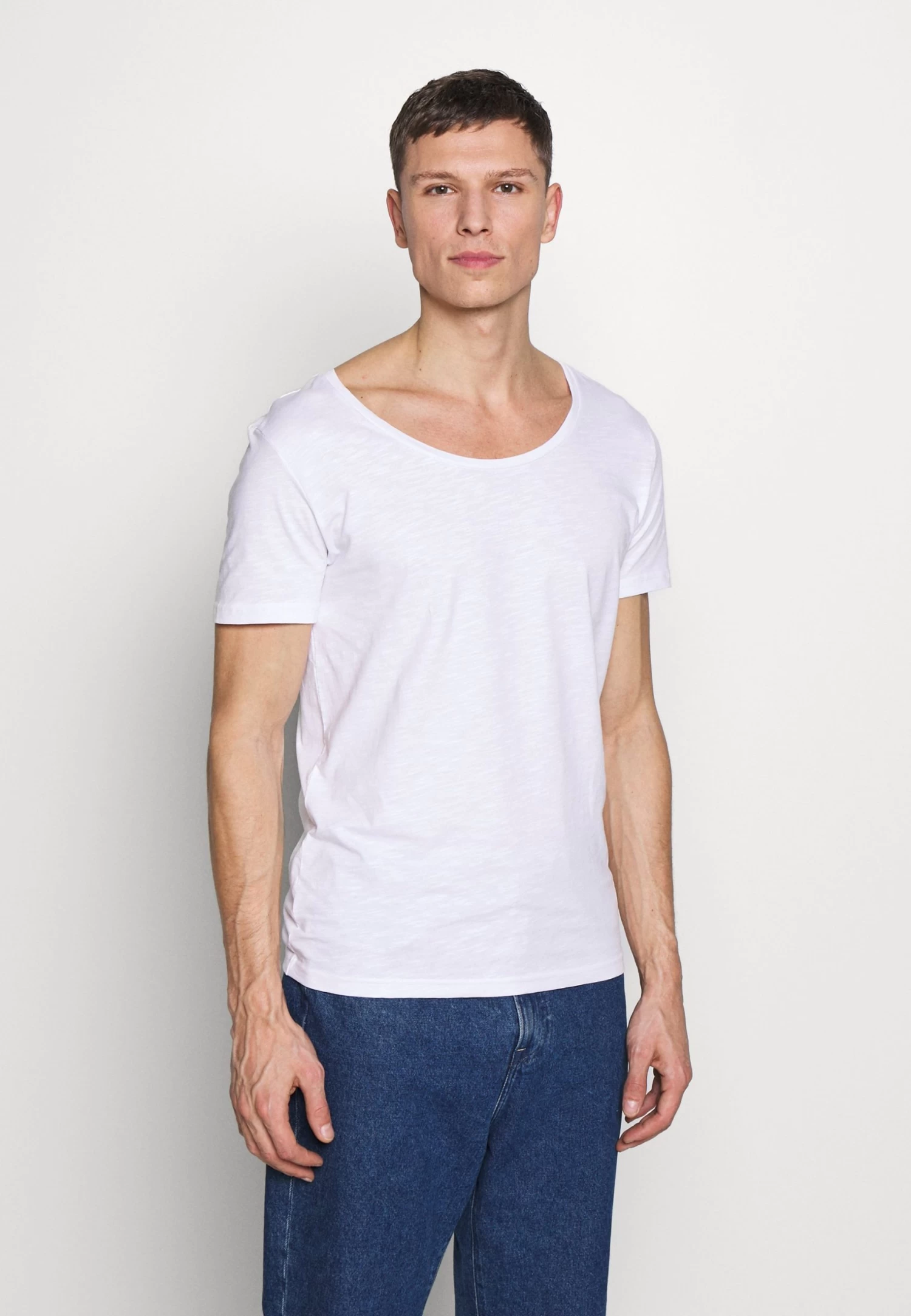 Pier One T-Shirt BasicBright White Uomo T-shirt E Polo PI922O0H0-A11 3 Pier One T-Shirt BasicBright White Uomo T-shirt E Polo PI922O0H0-A11