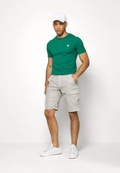 Pier One T-Shirt BasicDark Green Uomo T-shirt E Polo PI922O0Q8-M11 9 Pier One T-Shirt BasicDark Green Uomo T-shirt E Polo PI922O0Q8-M11 -Pier One ba44f209ab3248e6ad924811c453ef8b