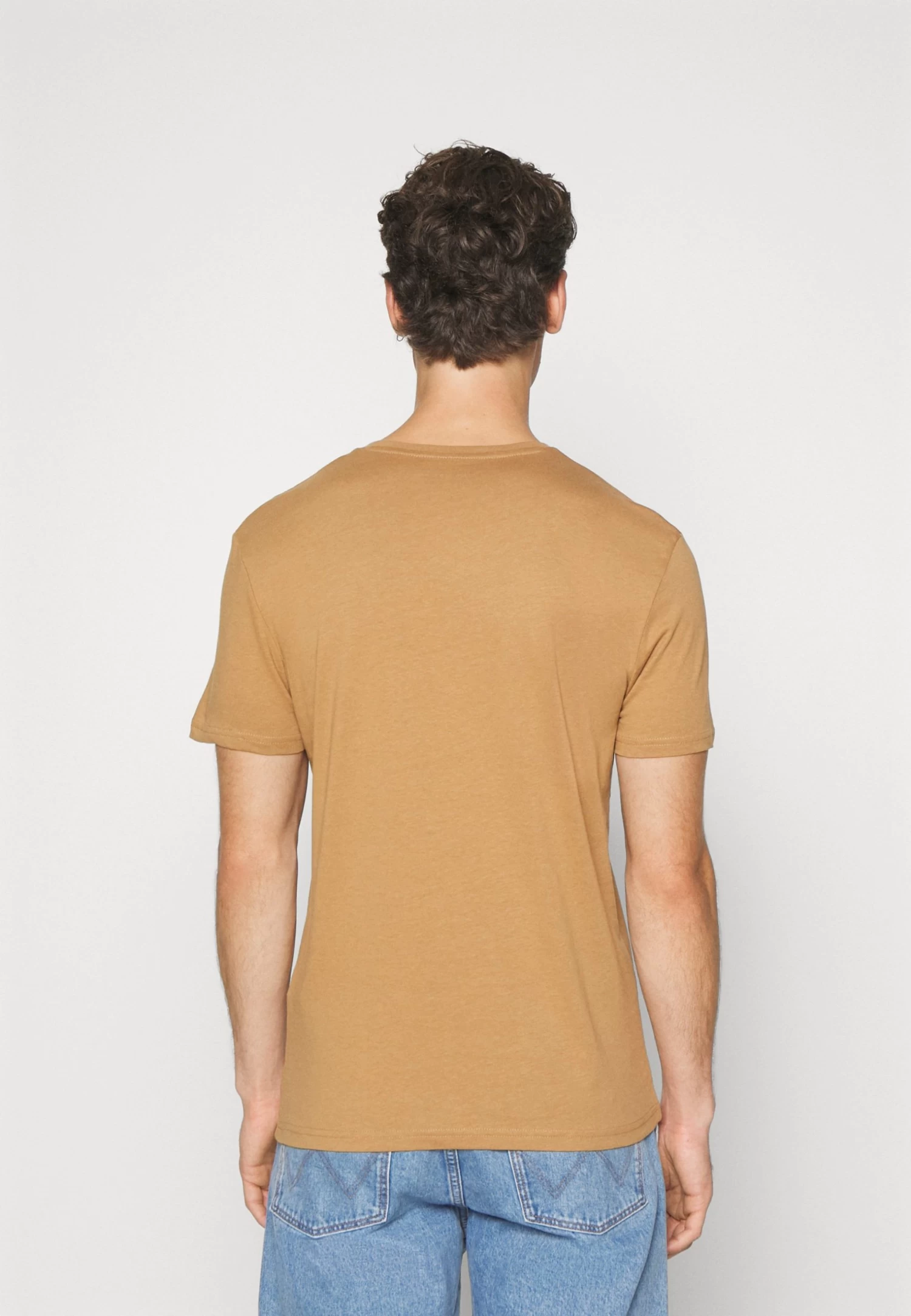 Pier One V Neck Bird Tonal 3 PackT-Shirt BasicLight Brown/White/Dark Blue Uomo T-shirt E Polo PI922O0XL-O11 4 Pier One V Neck Bird Tonal 3 PackT-Shirt BasicLight Brown/White/Dark Blue Uomo T-shirt E Polo PI922O0XL-O11 - immagine 2