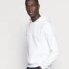 Pier One Felpa Con CappuccioWhite Uomo Maglieria E Felpe PI922SA08-A11 -Pier One d66f6c5f93e54668a582b76e2b4c7263