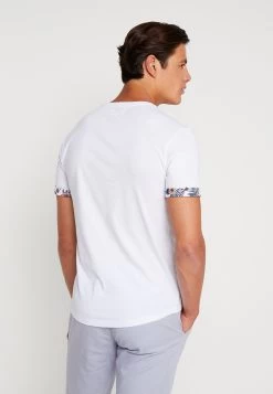Pier One T-Shirt Con StampaWhite Uomo T-shirt E Polo PI922O0BZ-A11 10 Pier One T-Shirt Con StampaWhite Uomo T-shirt E Polo PI922O0BZ-A11 -Pier One d8ac71e6cb7b429d8a49717f3f6be15b