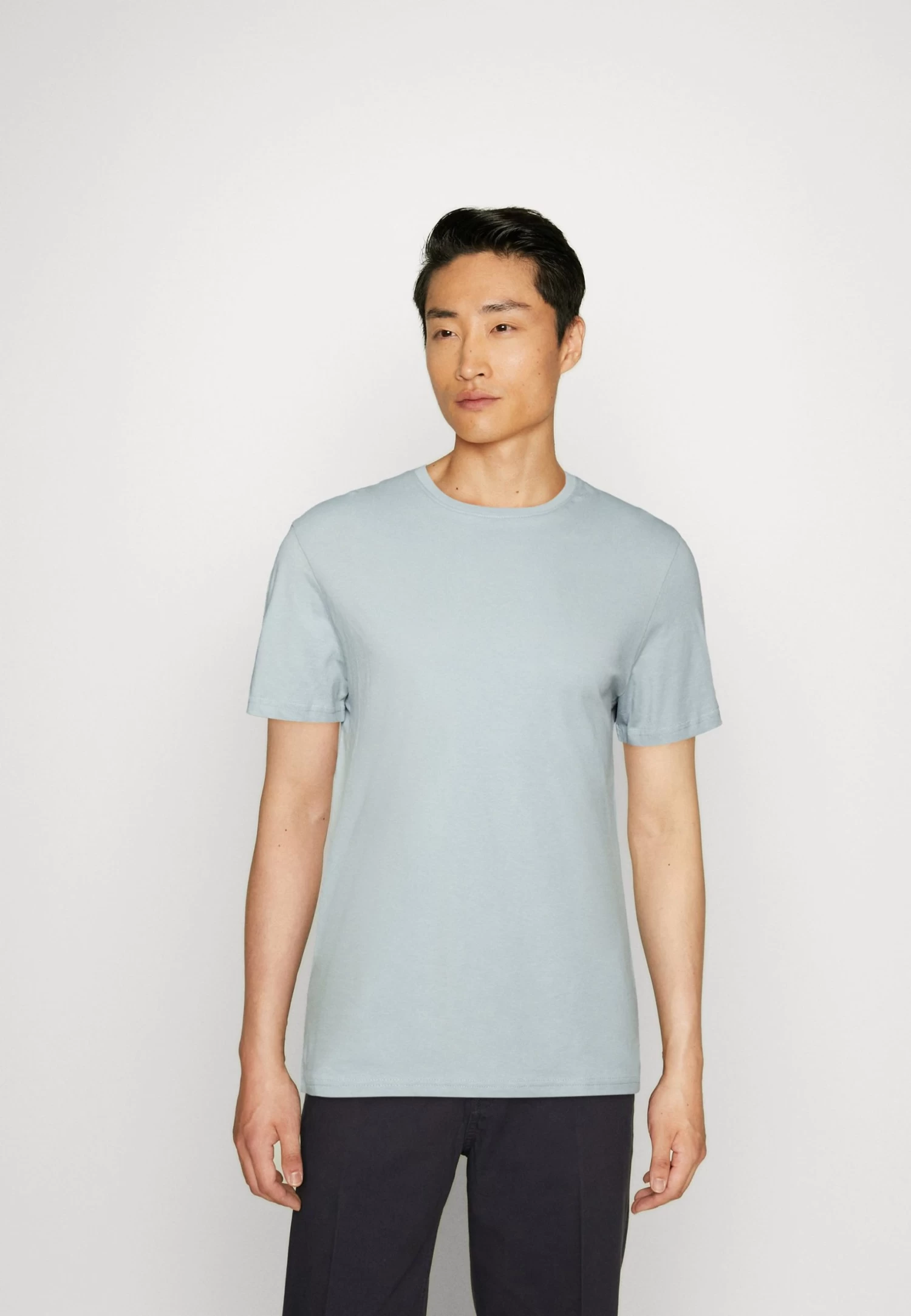 Pier One 5 PackT-Shirt BasicDark Blue/Pink/Off-White Uomo T-shirt E Polo PI922O0GY-K12 6 Pier One 5 PackT-Shirt BasicDark Blue/Pink/Off-White Uomo T-shirt E Polo PI922O0GY-K12 - immagine 4
