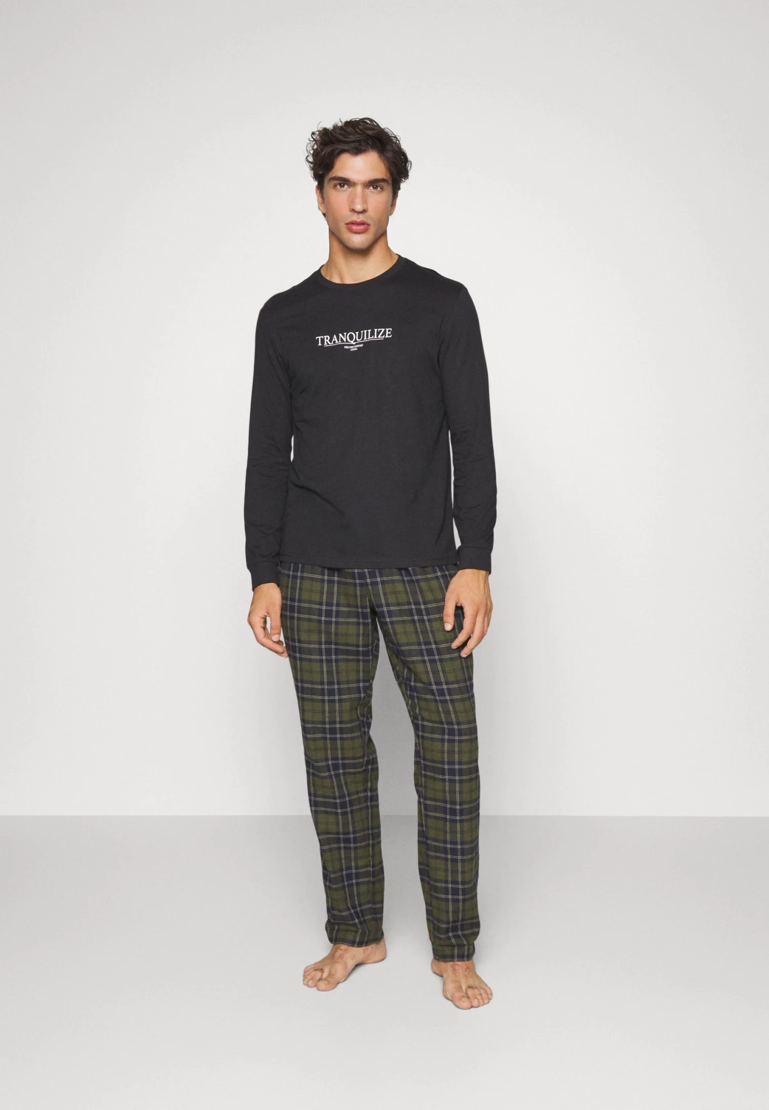 Pier One Maglia Del PigiamaBlack Uomo Per La Notte PI982N00D-Q11 4 Pier One Maglia Del PigiamaBlack Uomo Per La Notte PI982N00D-Q11 - immagine 2