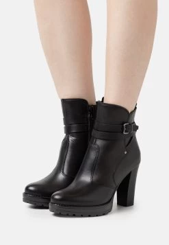 Pier One Leather Stivaletti Con PlateauBlack Donna Stivali PI911N09P-Q11