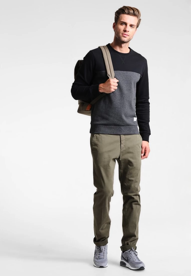 Pier One FelpaMottled Dark Grey Uomo Maglieria E Felpe PI922SA1F-C11 4 Pier One FelpaMottled Dark Grey Uomo Maglieria E Felpe PI922SA1F-C11 - immagine 2