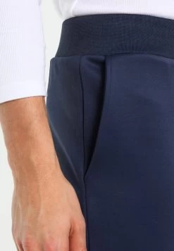 Pier One Pantaloni SportiviDark Blue Uomo Pantaloni Sportivi E Joggers PI922E03Q-K11 11 Pier One Pantaloni SportiviDark Blue Uomo Pantaloni Sportivi E Joggers PI922E03Q-K11 -Pier One ee94ac0377b246a489619f8ae361129b
