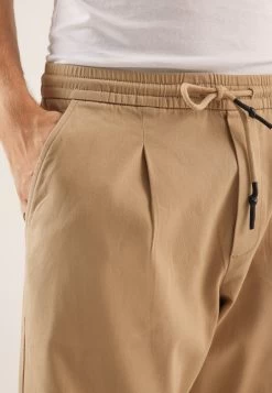 Pier One PantaloniBeige Uomo Pantaloni PI922E05J-B11 -Pier One f38839b57bda41f29324181c532b6c0b